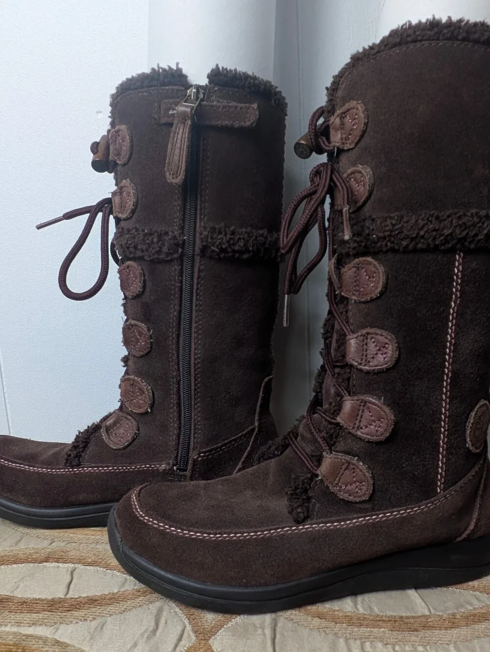 Timberland Girl’s Brown Suede Leather Lace-Up Boots Pink Accent Stitching Size 2